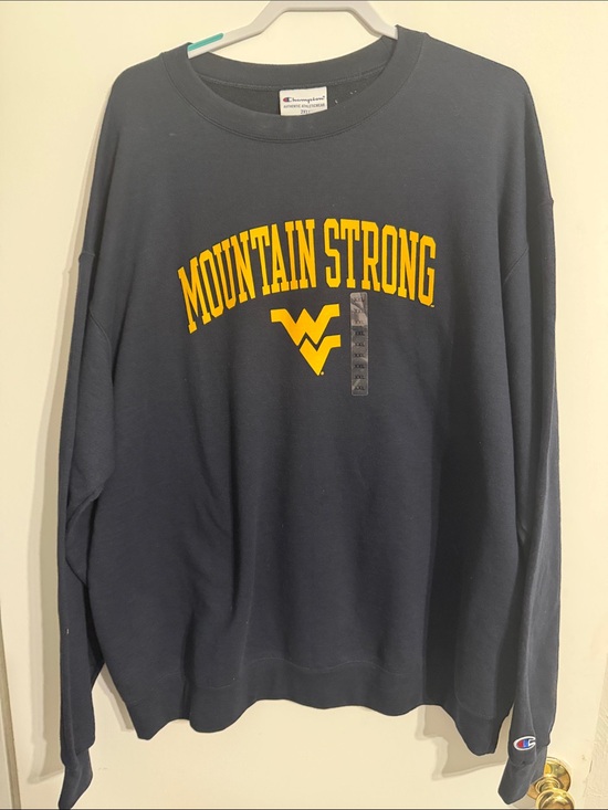 Champion Other - NWT 2XL Champion Navy Crewneck with Gold 'Mountain Strong' WVU Graphic